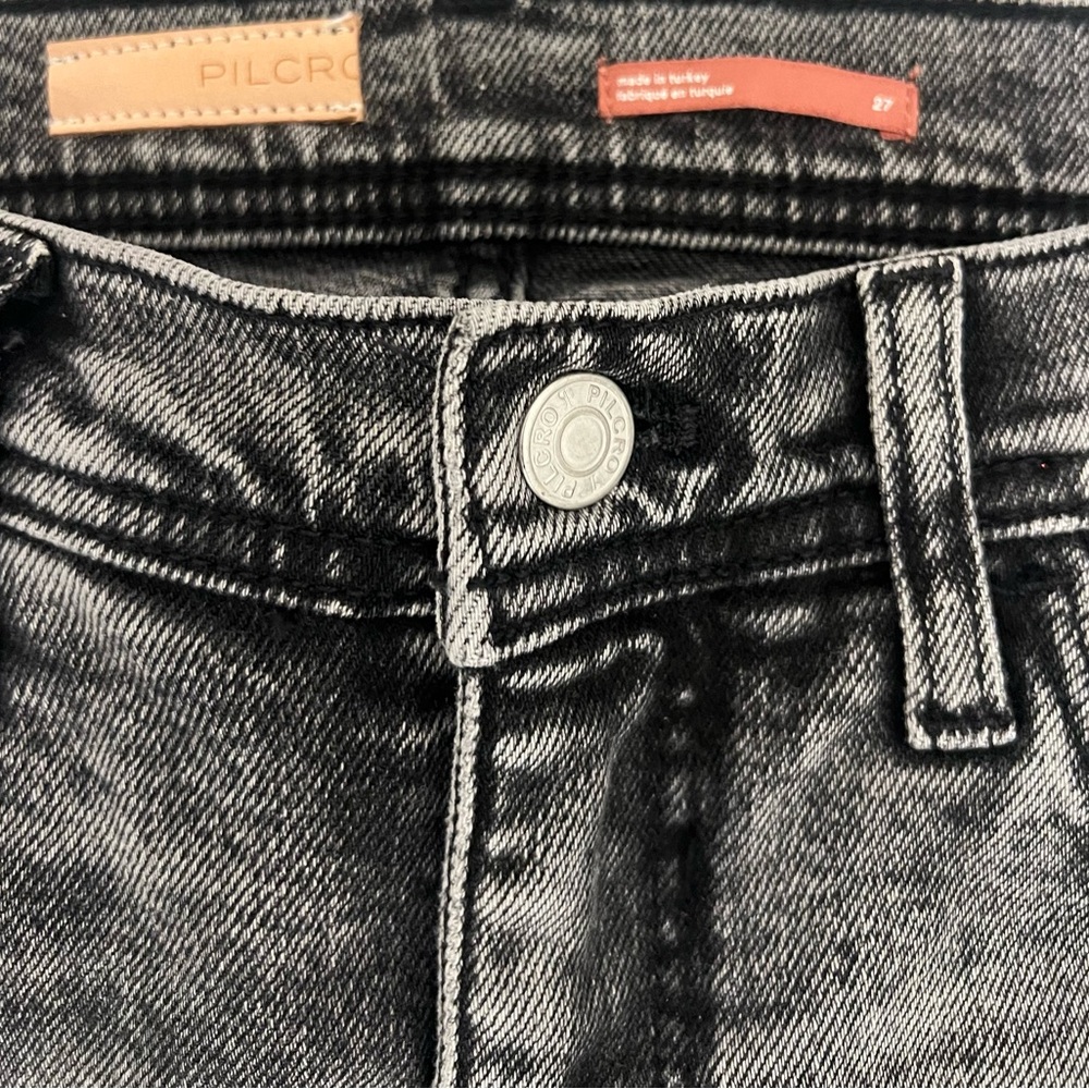 Anthropologie Women's Pilcro The Slim Boyfriend Black Torn Knee Jeans 27 - Picture 6 of 6